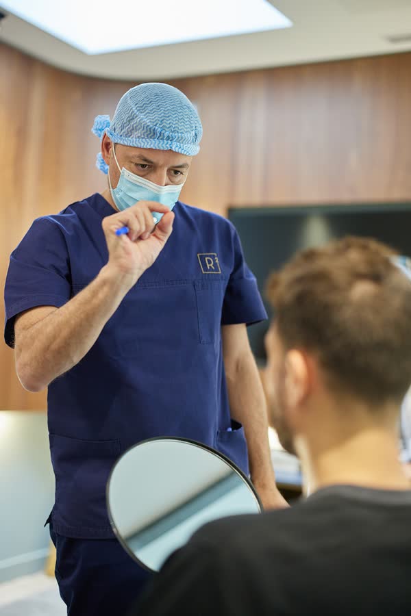 Examen du cuir chevelu au centre Racine²